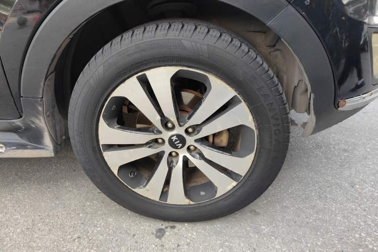Used Kia Sportage R 2012 2.4L Automatic 4x4 GLS Right Front Wheel Hub