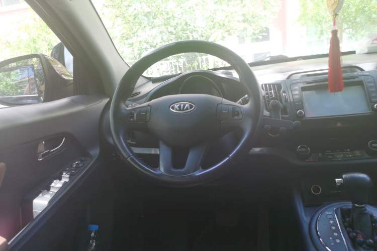 Used Kia Sportage R 2012 2.0L Automatic Two-Wheel Drive GLS Steering Wheel