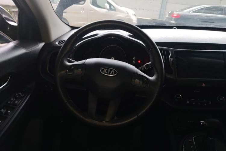 Used Kia Sportage R 2012 2.0L Automatic Two-Wheel Drive GLS Steering Wheel