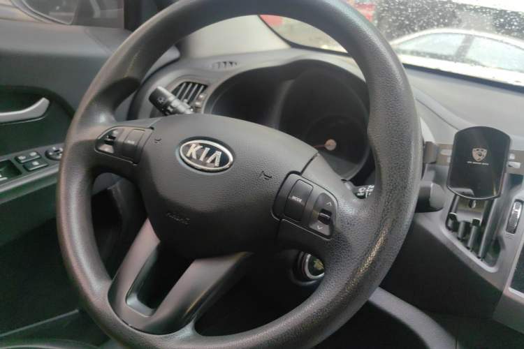Used Kia Sportage R 2012 2.0L Automatic Two-Wheel Drive GL Trim Steering Wheel