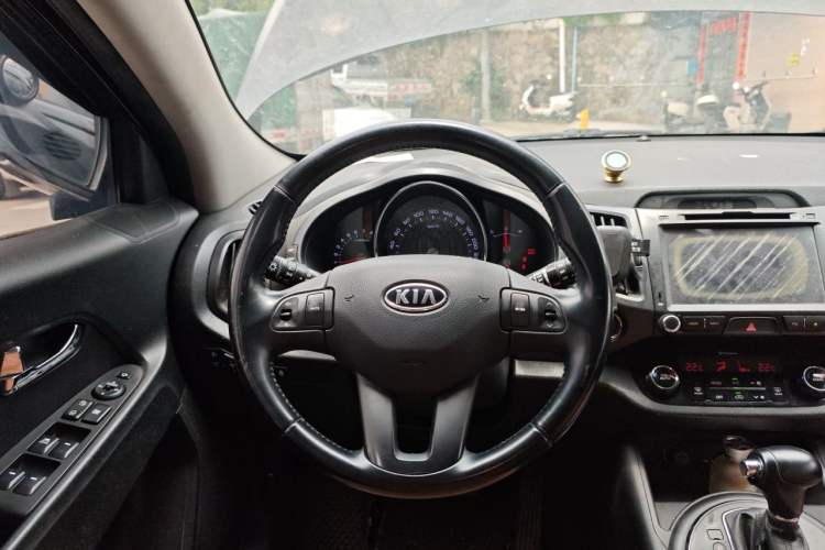 Used Kia Sportage R 2012 2.0L Automatic Two-Wheel Drive GLS Steering Wheel