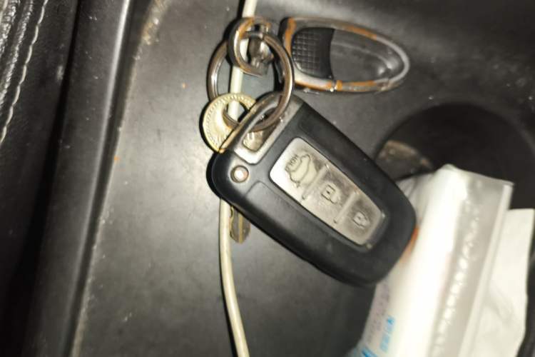 Used Kia Sportage R 2012 2.0L Automatic Two-Wheel Drive GLS Vehicle Key