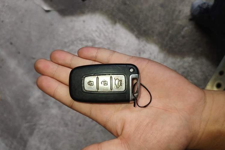 Used Kia Sportage R 2012 2.0L Automatic Two-Wheel Drive GLS Vehicle Key