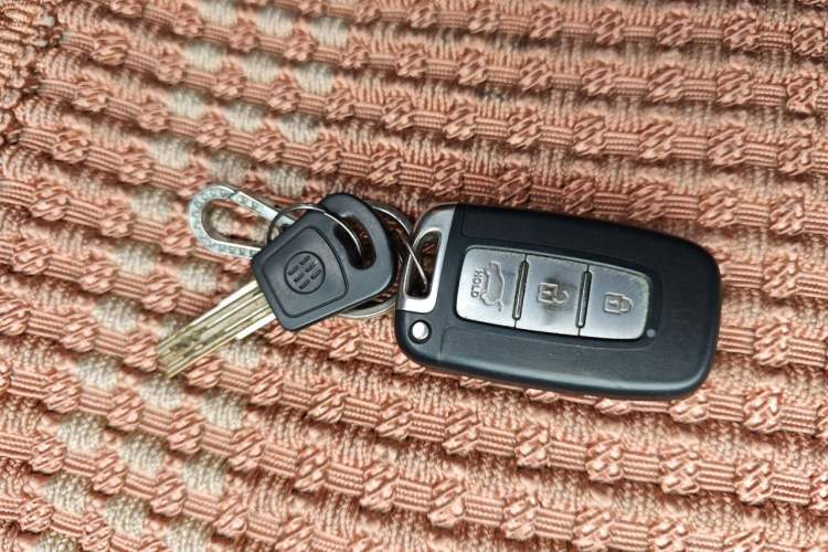 Used Kia Sportage R 2012 2.0L Automatic Two-Wheel Drive GLS Vehicle Key