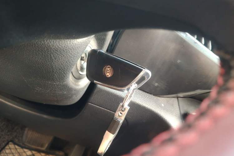 Used Kia Sportage R 2012 2.0L Automatic Two-Wheel Drive GL Trim Vehicle Key