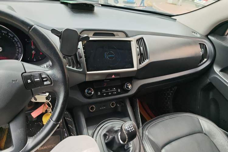 Used Kia Sportage R 2012 2.0L Manual Two-Wheel Drive GLS Audio And AC Panel