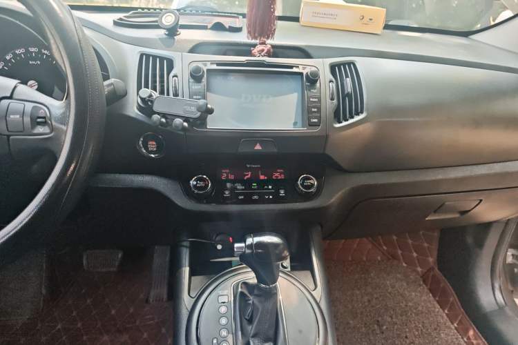 Used Kia Sportage R 2012 2.0L Automatic Two-Wheel Drive GLS Audio And AC Panel
