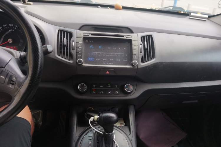 Used Kia Sportage R 2012 2.0L Automatic Two-Wheel Drive GL Trim Audio And AC Panel