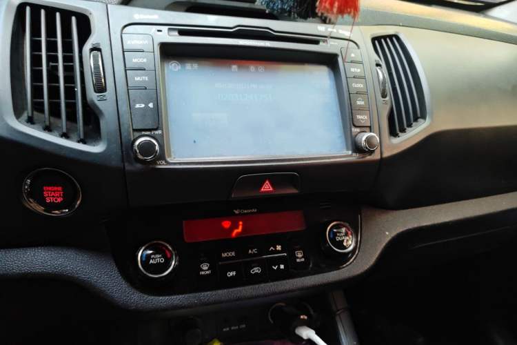 Used Kia Sportage R 2012 2.0L Automatic Two-Wheel Drive NAVI Audio And AC Panel