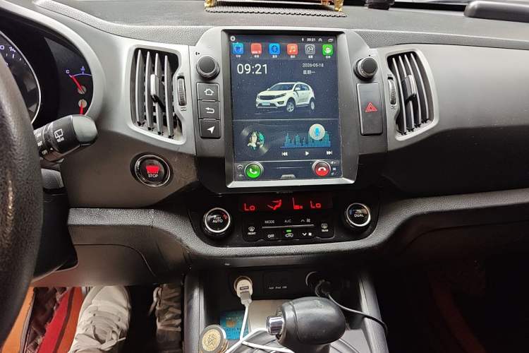 Used Kia Sportage R 2012 2.0L Automatic Two-Wheel Drive GLS Audio And AC Panel