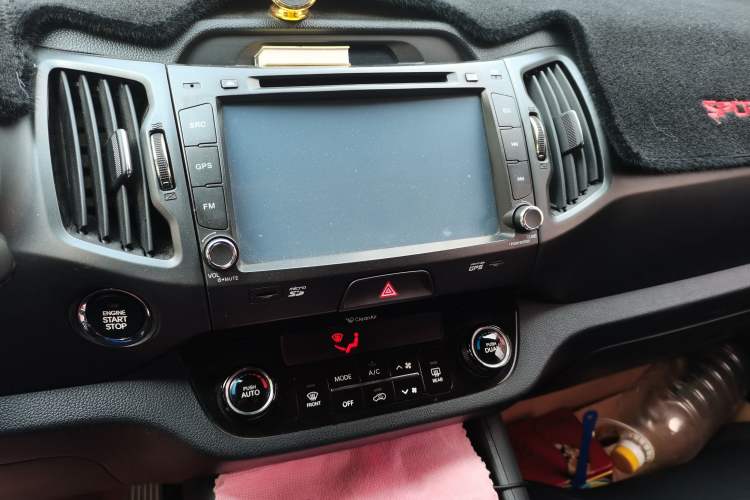 Used Kia Sportage R 2012 2.0L Automatic Two-Wheel Drive GLS Audio And AC Panel