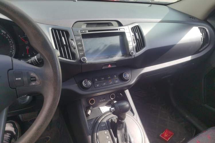 Used Kia Sportage R 2012 2.0L Automatic Two-Wheel Drive GL Trim Audio And AC Panel