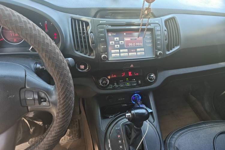 Used Kia Sportage R 2012 2.0L Automatic Two-Wheel Drive NAVI Audio And AC Panel