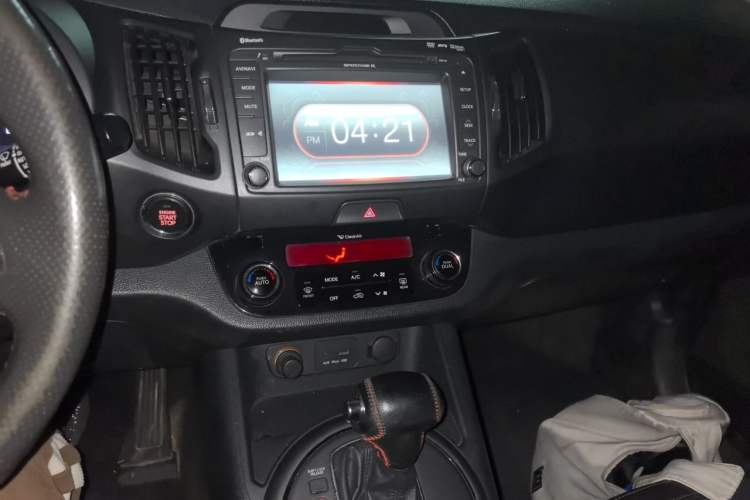 Used Kia Sportage R 2012 2.0L Automatic Two-Wheel Drive NAVI Audio And AC Panel
