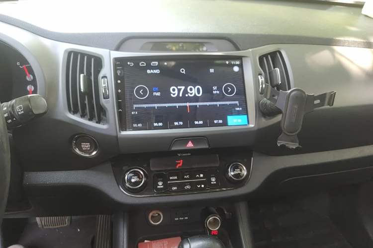 Used Kia Sportage R 2012 2.0L Automatic Two-Wheel Drive GLS Audio And AC Panel