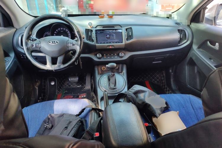 Used Kia Sportage R 2012 2.0L Automatic Two-Wheel Drive GL Trim Center Console
