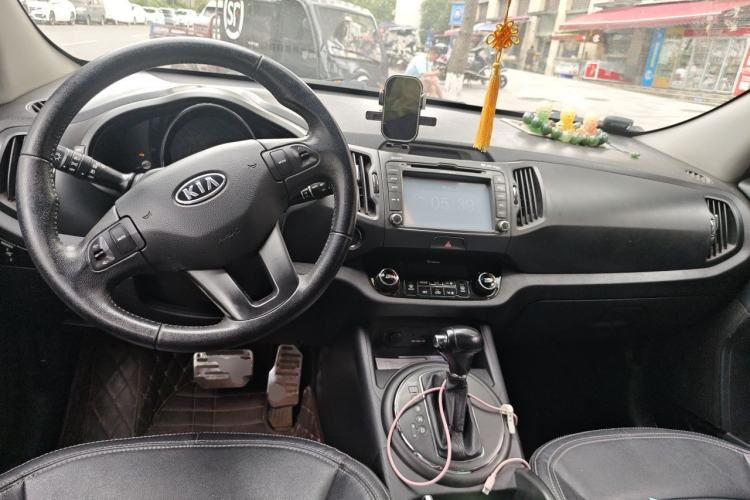 Used Kia Sportage R 2012 2.0L Automatic Two-Wheel Drive NAVI Center Console