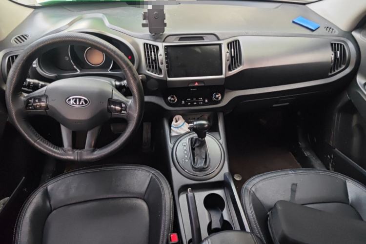 Used Kia Sportage R 2012 2.0L Automatic Two-Wheel Drive NAVI Center Console