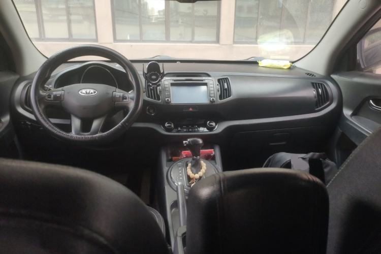Used Kia Sportage R 2012 2.0L Automatic Two-Wheel Drive NAVI Center Console