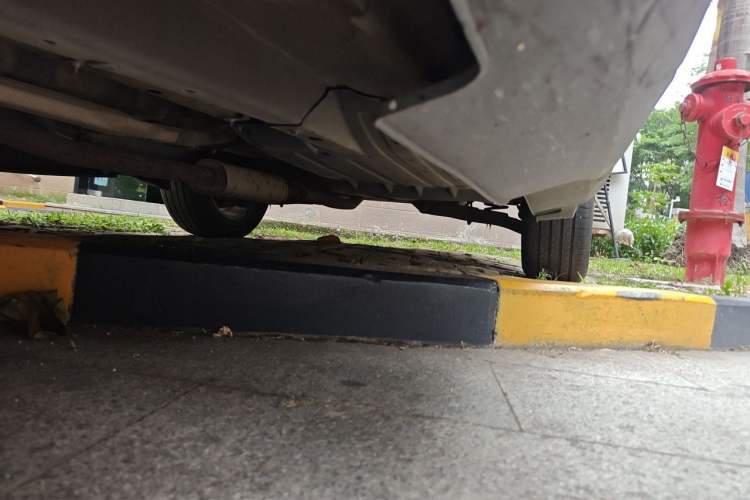 Used Kia Sportage R 2012 2.0L Automatic Two-Wheel Drive GLS Chassis Front Left