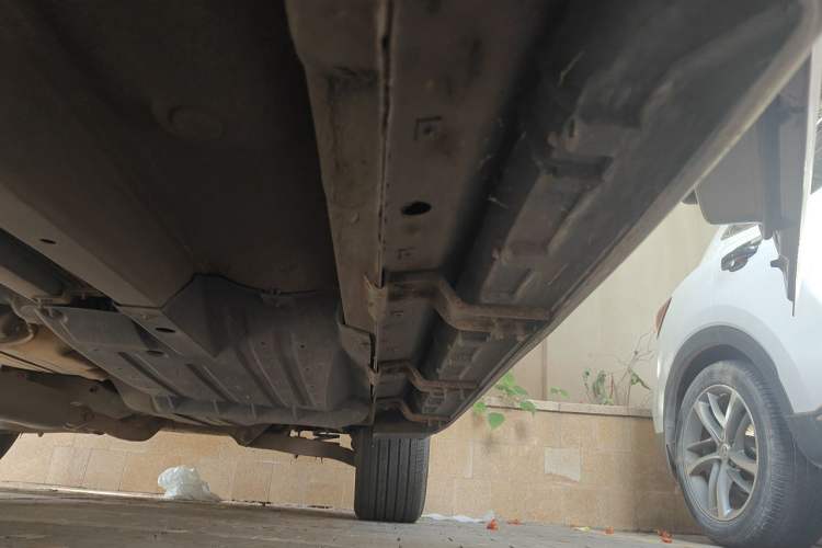 Used Kia Sportage R 2012 2.0L Automatic Two-Wheel Drive GLS Chassis Front Left