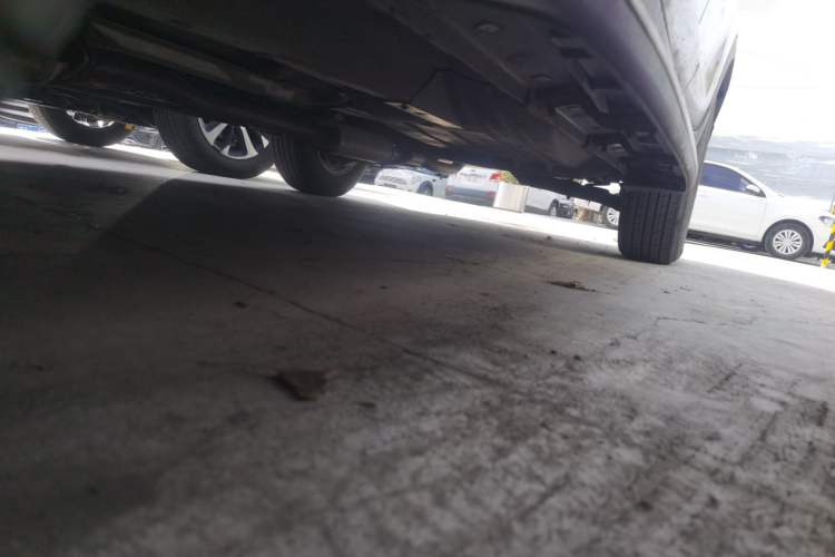 Used Kia Sportage R 2012 2.0L Automatic Two-Wheel Drive GL Trim Chassis Front Left