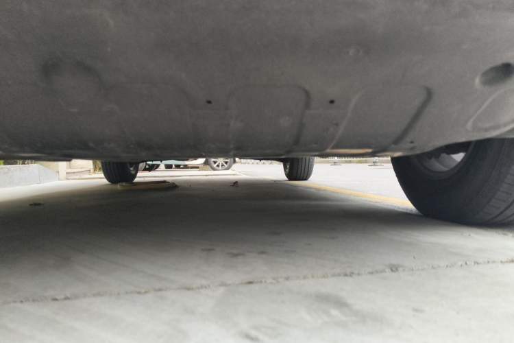 Used Kia Sportage R 2012 2.0L Automatic Two-Wheel Drive GL Trim Chassis Front Left