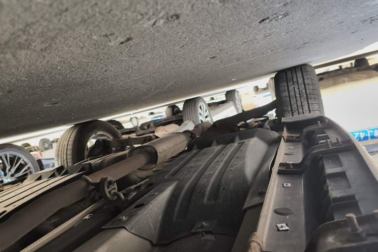 Used Kia Sportage R 2012 2.0L Automatic Two-Wheel Drive GLS Chassis Front Right