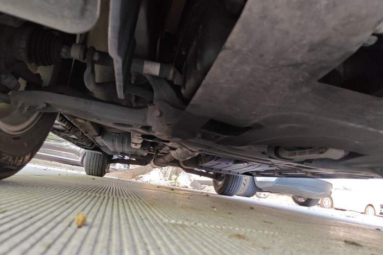Used Kia Sportage R 2012 2.0L Automatic Two-Wheel Drive GL Trim Chassis Front Right