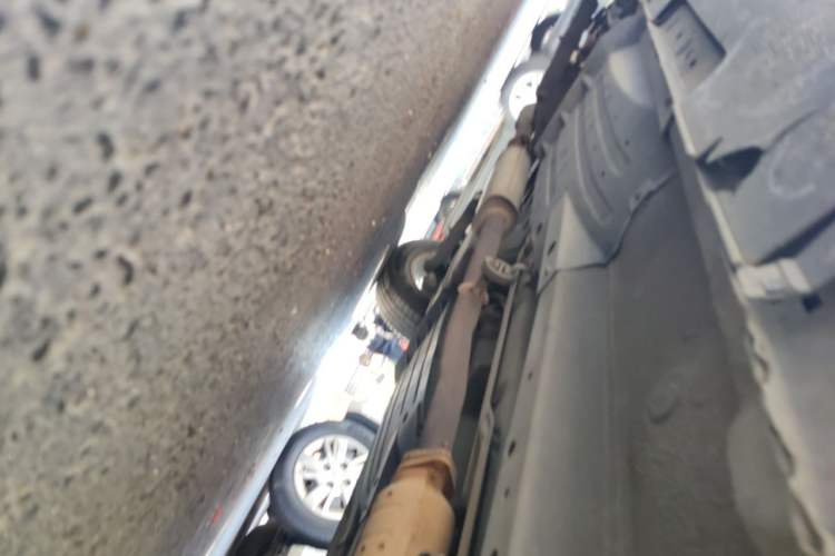 Used Kia Sportage R 2012 2.0L Automatic Two-Wheel Drive GL Trim Chassis Front Right