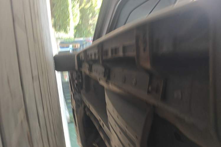 Used Kia Sportage R 2012 2.0L Automatic Two-Wheel Drive GLS Chassis Rear Left