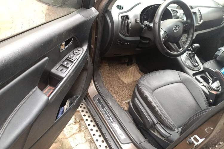 Used Kia Sportage R 2012 2.0L Automatic Two-Wheel Drive GLS Driver Seat
