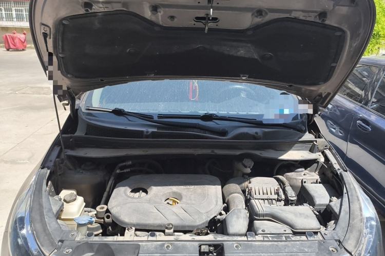 Used Kia Sportage R 2012 2.0L Automatic Two-Wheel Drive GLS Engine Bay