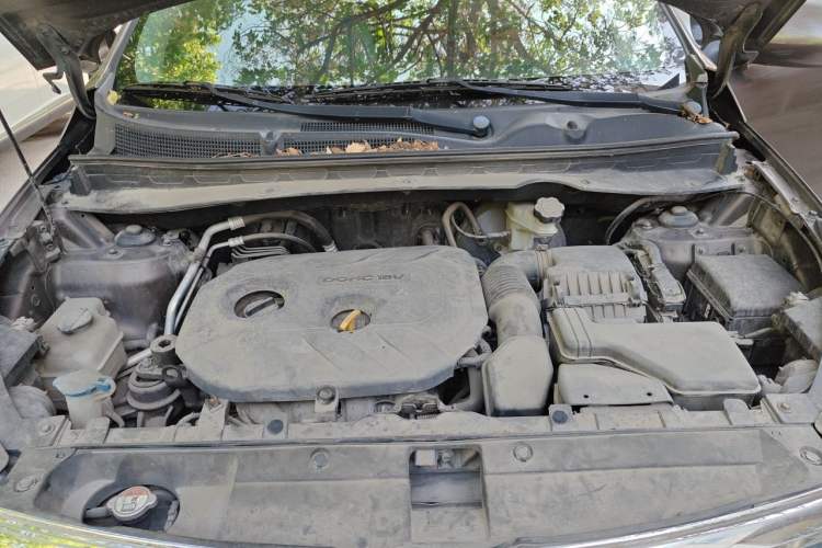 Used Kia Sportage R 2012 2.0L Automatic Two-Wheel Drive GL Trim Engine Bay