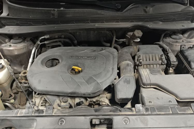 Used Kia Sportage R 2012 2.0L Automatic Two-Wheel Drive NAVI Engine Bay