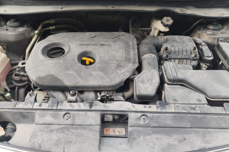 Used Kia Sportage R 2012 2.0L Automatic Two-Wheel Drive GLS Engine Bay