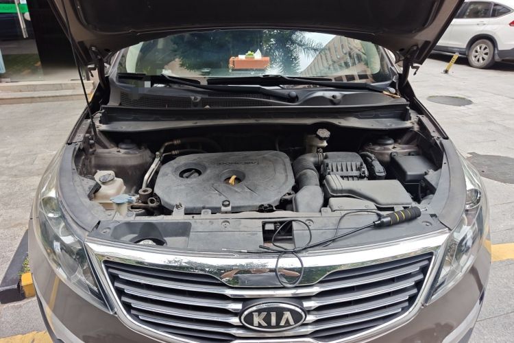 Used Kia Sportage R 2012 2.0L Automatic Two-Wheel Drive GLS Engine Bay