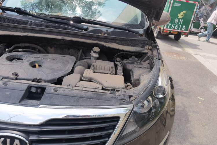 Used Kia Sportage R 2012 2.0L Automatic Two-Wheel Drive GL Trim Engine Bay Left