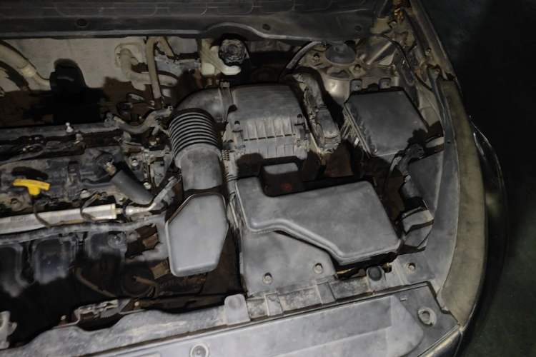 Used Kia Sportage R 2012 2.0L Automatic Two-Wheel Drive GLS Engine Bay Left