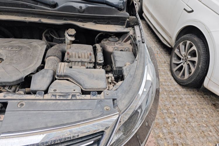 Used Kia Sportage R 2012 2.0L Automatic Two-Wheel Drive GLS Engine Bay Left