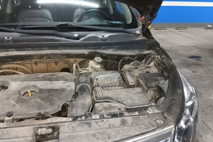 Used Kia Sportage R 2012 2.0L Automatic Two-Wheel Drive GL Trim Engine Bay Left