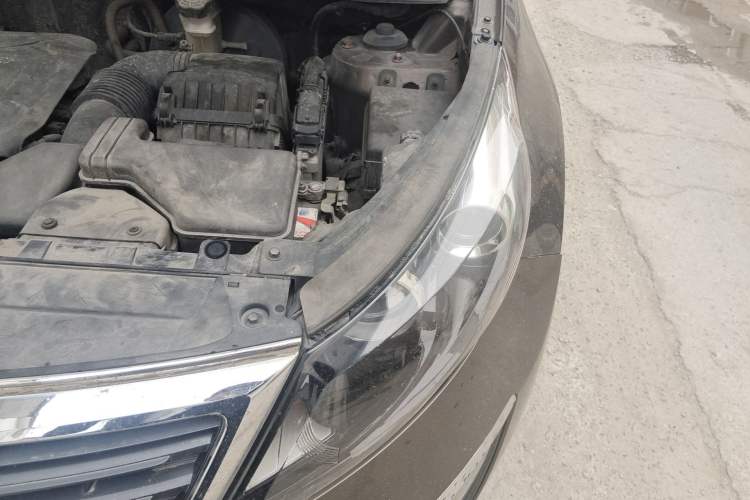 Used Kia Sportage R 2012 2.0L Automatic Two-Wheel Drive GL Trim Engine Bay Left
