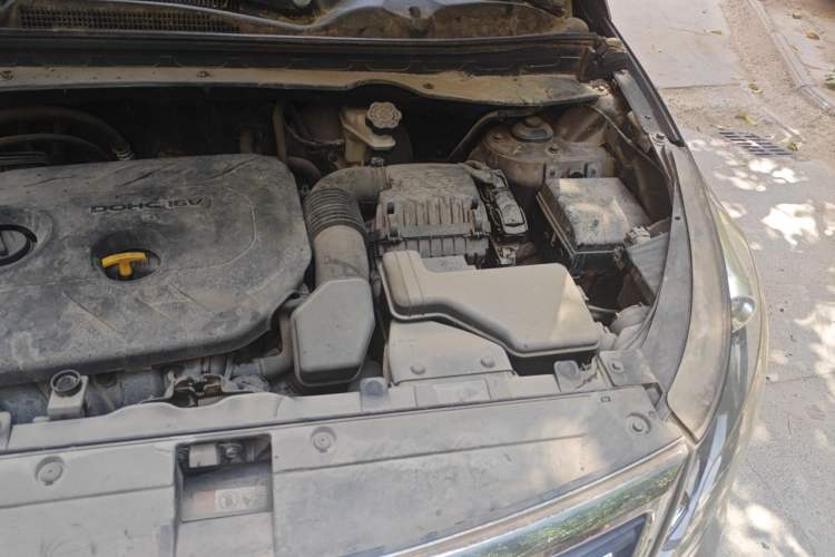 Used Kia Sportage R 2012 2.0L Automatic Two-Wheel Drive NAVI Engine Bay Left