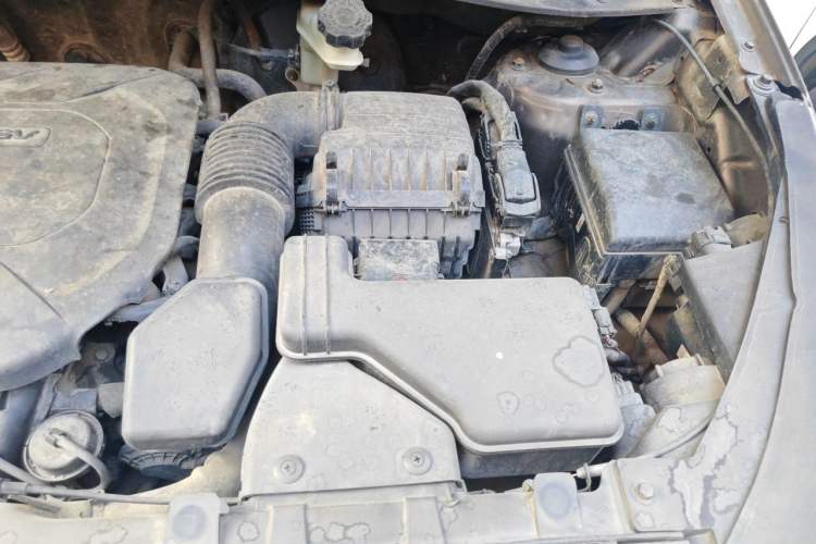 Used Kia Sportage R 2012 2.0L Automatic Two-Wheel Drive NAVI Engine Bay Left