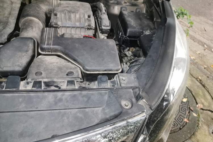 Used Kia Sportage R 2012 2.0L Automatic Two-Wheel Drive GLS Engine Bay Left