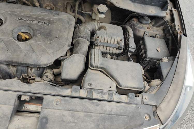 Used Kia Sportage R 2012 2.0L Automatic Two-Wheel Drive NAVI Engine Bay Left
