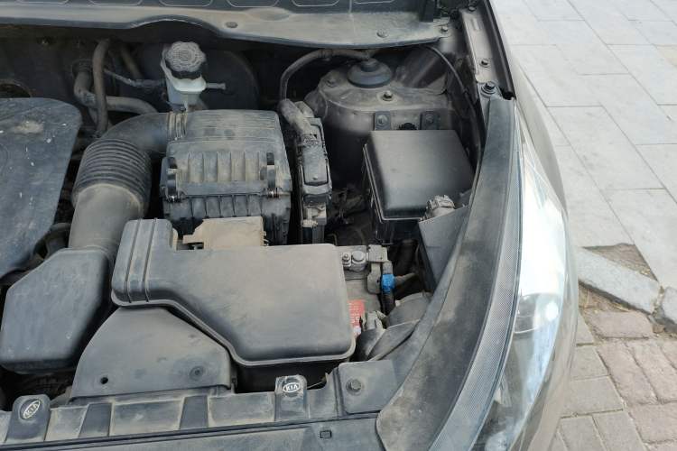 Used Kia Sportage R 2012 2.0L Automatic Two-Wheel Drive GLS Engine Bay Left