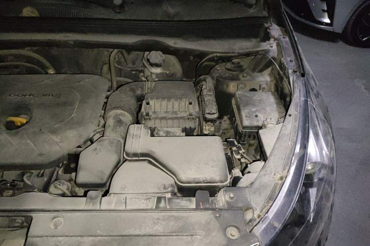 Used Kia Sportage R 2012 2.0L Automatic Two-Wheel Drive NAVI Engine Bay Left