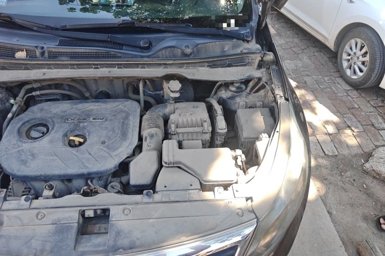 Used Kia Sportage R 2012 2.0L Automatic Two-Wheel Drive NAVI Engine Bay Left