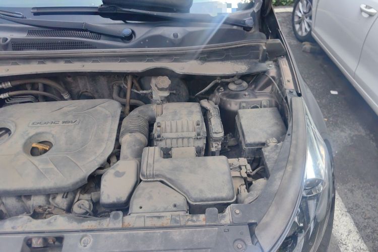 Used Kia Sportage R 2012 2.0L Automatic Two-Wheel Drive GL Trim Engine Bay Left